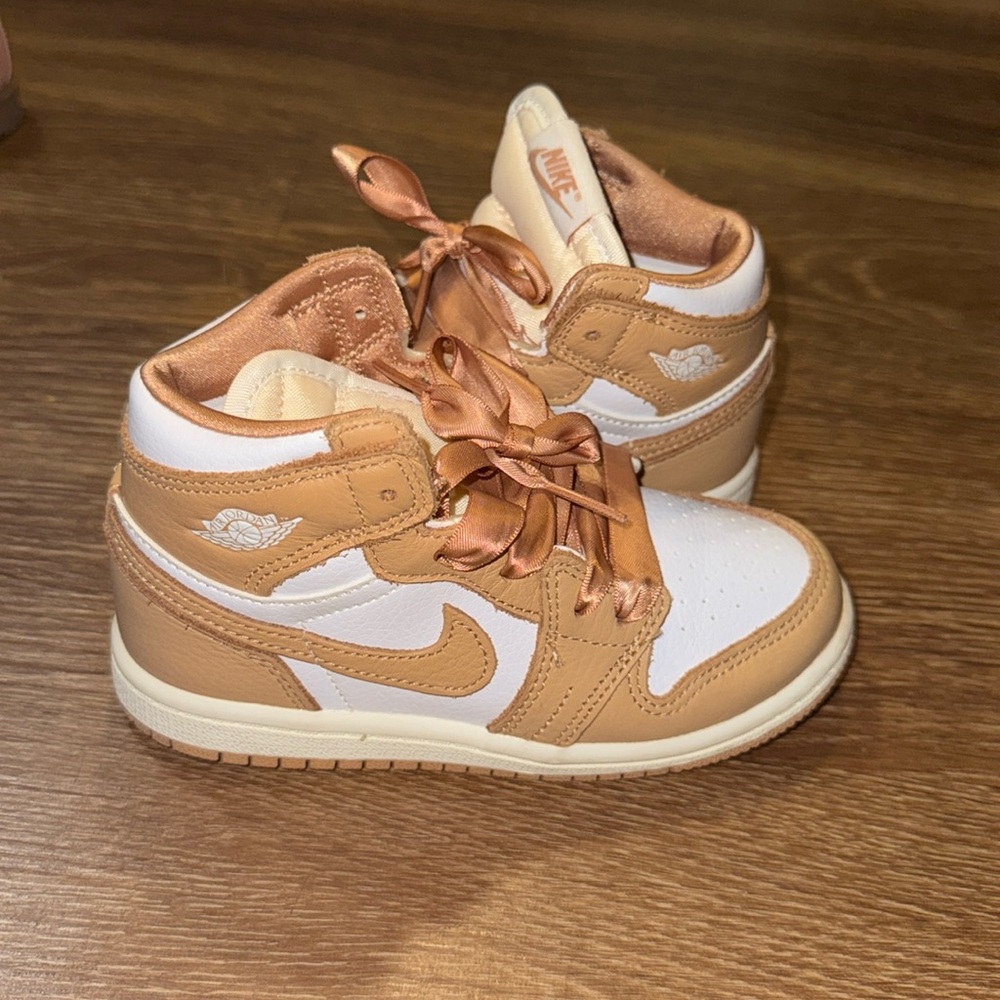 Nike dunks girl 9c